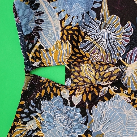 H&M Floral Print Top - Picture 4 of 5